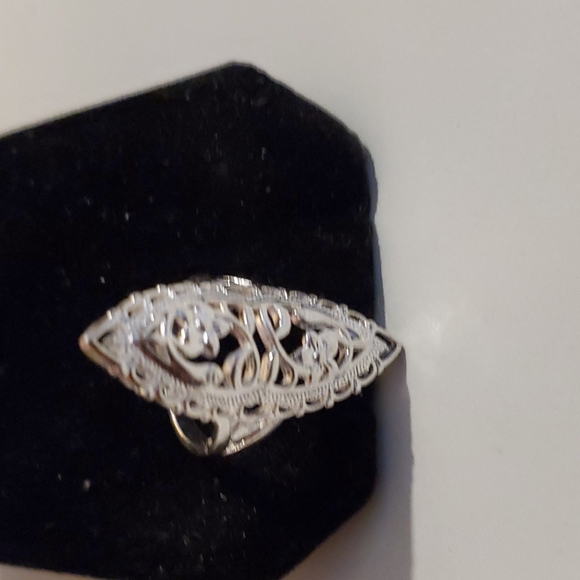 NWOT Sterling Silver ring - Picture 4 of 4